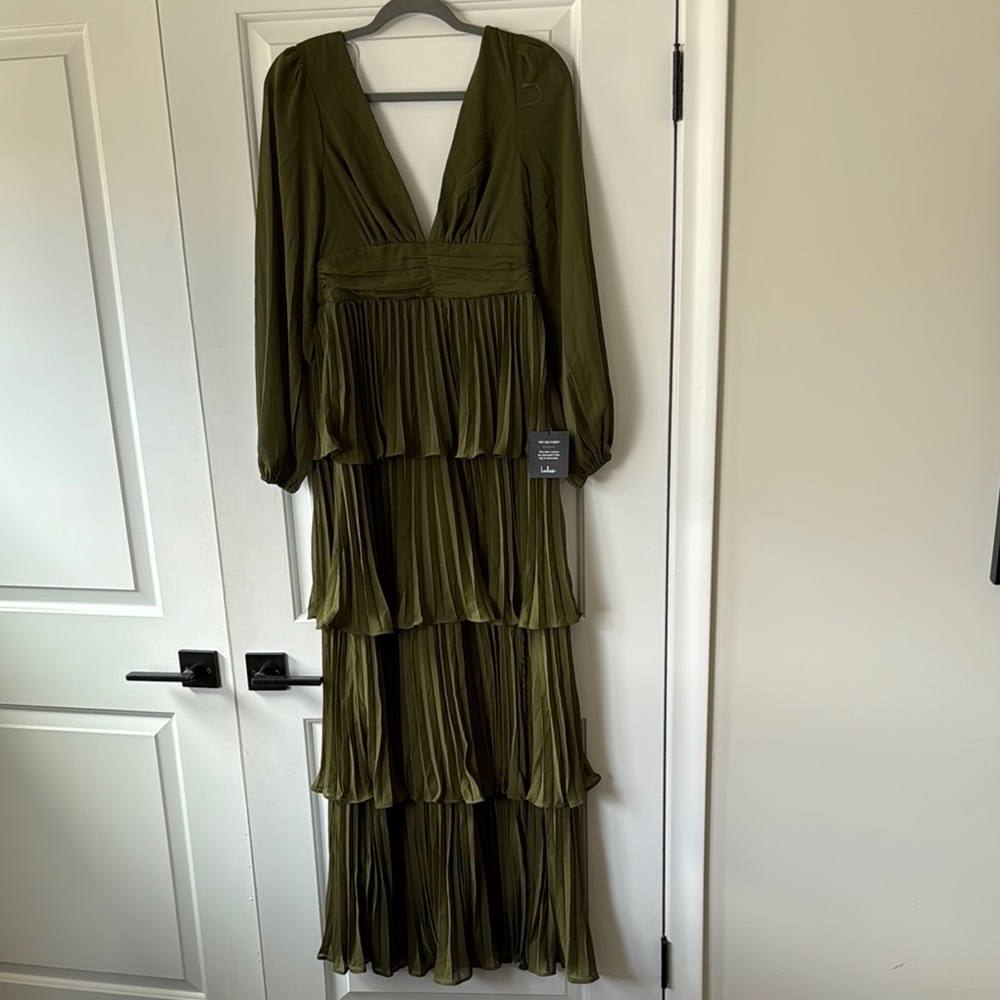 NWT LuLu’s Elegant Olive Green Tiered Maxi Dress